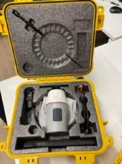 Приемник Sino Venus, зарядное устройство, кабель для передачи данных USB, ремешок для переноски.