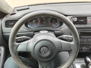 Volkswagen Jetta, 2014 года, 105 лс, 222000 км, АКПП, XW8ZZZ16ZEN916222. 222 тыс. Со слов собственника: сломана левая пружина, передняя подвеска требует замены. Более подробное техническое состояние выясняйте самостоятельно в ходе осмотра. Организатор торгов нюансами технического состояния не…