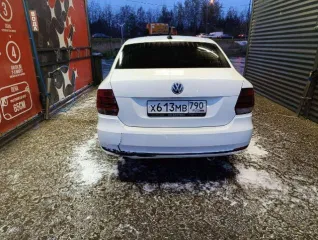 Volkswagen Polo 2019, VIN: XW8ZZZ61ZKG036135, год изготовления: 2019, госномер Х613МВ790. В залоге у АО "ТБанк".