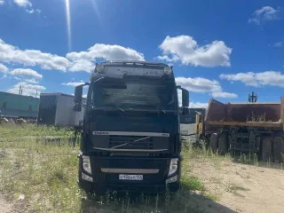 Volvo FH-TRUCK 4X2, 2011 года еще Грузовой тягач седельный, VIN X9PASG0A4BW102192, цвет черный.