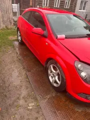 Opel Astra 2008, идентификационный номер (VIN): XUF0AHL089B011617, год выпуска: 2008 г., пробег 207 677 км., мощность 140 л.с., цвет красный, коробка передач автоматическая, руль левый, техническое состояние: не на ходу, требуется ремонт генератора, замена теплообменника.
