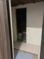 Квартира, 20,4 кв.м, 1 комн., Санкт-Петербург, с кадастровым номером: 78:15:0008014:1490, расположенная по адресу: Российская Федерация, г. Санкт-Петербург, ул. Калинина, д.10, корп. литера А, кв. 26. Имущество обременено залогом ПАО Сбербанк.