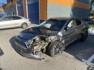 JAC J7, 2023 года, 136 лс, 130000 км, АКПП еще Легковой автомобиль JAC J7, год выпуска   2023, цвет   серый, VIN   MX1J7AGGXPK054230, рег. номер В079СО122. Имущество находится в залоге у ПАО  Банк Уралсиб . Пробег уточнять при осмотре.
