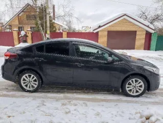 Kia Cerato 2017 года, 149 л.с., VIN: XWEFX417BHC001161. Автомобиль КИА YD, 2017 г.в. Находится в залоге банка ВТБ (ПАО). Имеет дефекты по кузову, дефектовка отсутствует.