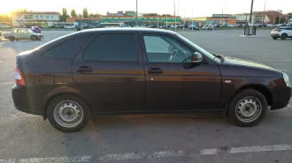 LADA Priora 2015, VIN XTA217250F0268859. Находится в залоге у ПАО «Совкомбанк».