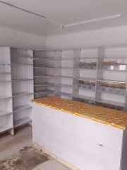   «Земельный участок, площадь 100 +/  4 кв.м., адрес  местонахождение : Россия, Белгородская обл., Ровеньский р н, с. Лозовое, кадастровый  условный  номер: 31:24:1103003:104. Вид разрешенного использования: под строительство магазина. Находится в совместной собственности.      Нежилое здание…