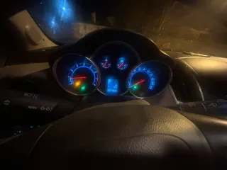 Шевроле Круз 2013 года выпуска, VIN: XUFJA696JD3025449. Ознакомиться с автомобилем и документами можно в рабочие дни по телефону +7-909-340-28-60 или на электронную почту ural-zpp@yandex.ru.