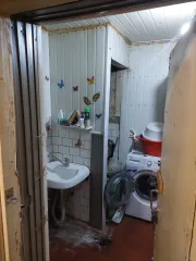 1/2 Доли в праве на комнату площадью 12,1 м² по адресу: Владимирская область, г. Александров, ул. Гагарина, д. 19, к. 233, кадастровый номер 33:17:000702:793. Контакт для осмотра: 8-901-161-34-53 (Вуколова Г.А.).
