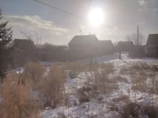 1/3 доли земельного участка площадью 576 кв.м, кадастровый номер 03:06:530105:285. Категория земель: сельскохозяйственного назначения. Разрешенное использование: для ведения гражданами садоводства и огородничества. Адрес: Респ. Бурятия, Заиграевский р-н, СНТ «Кирпичник», участок №119.