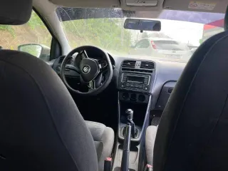 Volkswagen Polo 2016 года, VIN XW8ZZZ61ZGG035079, категория B/M1. Модель двигателя 052791, кузов XW8ZZZ61ZGG035079, бежевый цвет. Мощность 110 л.с. (81 кВт), объем двигателя 1598 см³, максимальная масса 1660 кг, масса без нагрузки 1185 кг. Автомобиль не на ходу, находится в залоге.