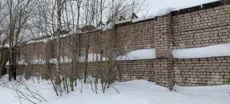 Зерносклад 402,8 кв.м и земельный участок 1032 кв.м, Архангельская область. Здание зерносклада на 1000 тонн площадью 402,8 кв.м., с кадастровым номером 29:01:070206:403, расположенное по адресу: Российская Федерация, Архангельская область, м.о. Вельский, д. Степанковская, ул. Центральная, д. 46 к…