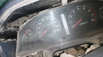 Toyota Corona Premio 1997 года, 110 л.с., пробег 409286 км, автоматическая коробка передач. Цвет серый. VIN отсутствует. Номер двигателя M057601, номер кузова AT2100019113. Государственный регистрационный знак М242ВР14.