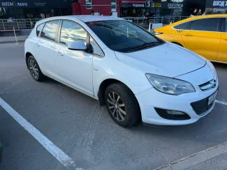 Opel Astra 2013. Автомобиль марки OPEL модель Astra 2013 г.в., цвет: белый, VIN-номер XUFPD6DC8E3002148. С имуществом можно ознакомиться в рабочие дни по месту его нахождения: Московская область, Наро-Фоминский район, г. Апрелевка, по предварительной записи по тел: +79057263182, либо по эл. почте…