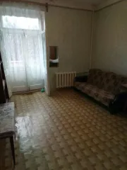 1/4 доля в помещении 57.4 кв.м, Челябинская обл, назначение: жилое, этаж: 3, адрес: 456080, Челябинская обл, г Трехгорный, ул Володина, д 12, кв 14, кадастровый номер: 74:42:0105003:275. Обращаю внимание, что квартира расположена в закрытом городе, доступ только по пропускам, приобретение имущества…