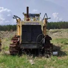 Экскаватор гусеничный Hyundai R300LC-9SH, заводской номер HHKHZ808LE0000183, 2014 год выпуска, госномер 58 УЕ 9248 (63 СВ 9366). Экскаватор гусеничный Hyundai R300LC-9S, заводской номер HHKHZ810LE0001178, 2014 год выпуска, госномер 58 УЕ 9241 (63 СВ 9362). Трактор ДТ-75 ДЕРС2 с буровой установкой…