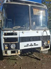 Автобус марки ТС ПАЗ 3205, 1993 г.в., г/н КЕ44061, номер двигателя: 177950, автомобиль находится в неисправном состоянии, колеса отсутствуют, по всему кузову имеются дефекты ЛКП, требуется капитальный ремонт двигателя, трансмиссии и ходовой, отсутствует АКБ, в залоге, должник ООО Автотранс (ИНН…