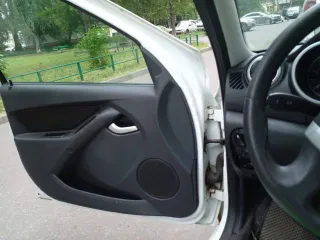 Datsun Mi-Do 2018 года, VIN Z8NFCABD0J0028598, государственный номер Н676СО76. Автомобиль находится в залоге по кредитному договору от 09.08.2018, уведомление о залоге зарегистрировано в реестре 13.08.2018 за номером 2018-002-517386-573.