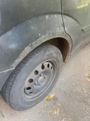 Бортовой автомобиль КАМАЗ 43118-3078-46 с КМУ ИТ-180, в аварийном состоянии.