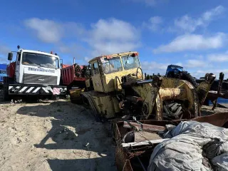 Трактор К-700А, 1991 года выпуска. Частично не комплектен, требует ремонта, не на ходу. Местоположение: п. Бованенково, ЯНАО.