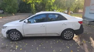 Kia Cerato 2012 года, 126 лс, 260000 км, 1 комплект ключей, коррозия по кузову, ДВС перегревался, ДВС расходует масло, на ДВС отсутствует нижняя подушка из-за ДТП, геометрия кузова нарушена, отсутствует замок капота, капот бампер и передние крылья не оригинальные, отсутствуют подушки безопасности…