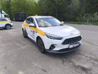 Автомобиль марки/модели ДЖАК/JAC J7, VIN: MX1J7AGGXPK058790, год выпуска 2023, цвет автомобиля: БЕЛЫЙ   пробег уточнять при осмотре. Данное имущество находится в залоге у АО «Кредит Европа Банк  Россия »