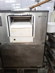 Equipment for fish processing: Scotsman, TITAN, W80 Production equipment for fish processing. Composition: ice bin Scotsman SIS 700, vacuum 2x2 chamber packaging machine TITAN Х-850, inventory number С1125000231, ice generator Scotsman MAR 56 AS, inventory number FA 00224718 Z, conveyor-type brine…