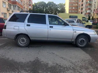 ВАЗ 2111, 2008 года, 89 л.с., пробег 164509 км. Легковой автомобиль, марка: LADA, модель: 211140, год изготовления: 2008, VIN: XTA211140903009279. Автомобиль на ходу. Имеющиеся повреждения: трещины и сколы на лобовом стекле, вмятина на задней левой двери и крыле, ржавчина по всему днищу и на всех…