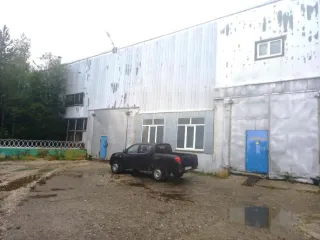 Здание производственный корпус с переходом и сети, общая площадь 4 596,2 кв.м, 2 этажа. Сооружение очистные сооружения, площадь 114.8 кв.м, площадь застройки 192.8 кв.м. Здание, состоящее из механической мойки и столярного цеха, общая площадь 481,3 кв.м. Здание арочного типа, общая площадь 446,5…