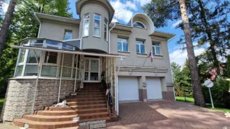 Дом 459,3 кв.м, здание 80,3 кв.м и земельные участки в Московской области. Жилое здание кадастровый № 50:20:0020402:1410, общей площадью 459,3 кв. м, вид права – собственность, по адресу: Московская область, Одинцовский район, Назарьевский с. о., пос. Назарьево, ПЖК «Назарьево», д. 38; Земельный…