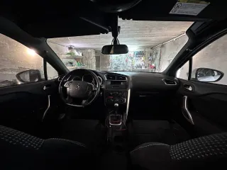 Citroen DS4 2012, 150 лс, 223616 км, АКПП. Легковой седан (не на ходу), белого цвета, VIN VF7NX5FEACY563166, ГРЗ В241ОА161, двигатель 10FJBZPSASF06 1537541, СТС 9961 854319.