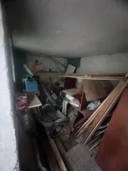 Продается имущество в Таганроге по адресу: пер. 9-й Новый, д. 1-б. В состав входят: нежилое здание общей площадью 123,5 кв. м (1 этаж), сарай 14,8 кв. м, туалет 5,1 кв. м (реестровый номер П2300001090) и земельный участок площадью 383 кв. м (кадастровый номер 61:58:0004023:2). Общая площадь…