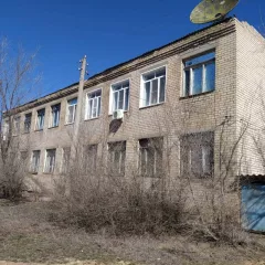 Административное здание в т.ч.  туалет,ограждение,пож.резерв.,окна ПВХ ,счет.газ.  Туалет Административное здание в т.ч.  туалет,ограждение,пож.резерв.,окна ПВХ ,счет.газ.  Туалет  контора  Местоположение Республика Калмыкия, Октябрьский район, Восход п.,ул. Ленина, д. 1 Вид права Собственность…
