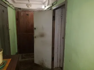 Нежилое помещение площадью 13.3 кв.м, расположенное по адресу: Санкт-Петербург, ул. Коммуны, д. 32, корп. 2, литера А, пом. 2-Н. Назначение: нежилое, этаж № 1, кадастровый номер 78:11:0006104:8076. Право собственности подтверждается записью в ЕГРН от 26.08.2025 № 78:11:0006104:8076-78/011/2025-1.