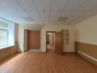 Нежилое помещение по адресу: г. Москва, ул. Большая Филёвская, д. 13, площадью 569,3 кв. м, кадастровый номер: 77:07:0002004:5800. Назначение нежилого помещения: Свободное. Общая площадь: 569.3. Кадастровый номер: 77:07:0002004:5800.