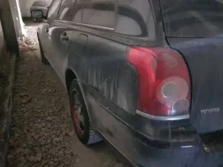 Toyota Avensis 2006 года, 129 лс, 210000 км, АКПП, VIN: SB1ER56L40E183517, гос.рег.№ Е188НХ154