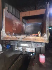 Хино 093 2012, спецтехника, грузовой самосвал, цвет белый, мощность 410 л.с., объем двигателя 12913 куб.см, государственный регистрационный знак Е861УС28, объект в технически неисправном состоянии.