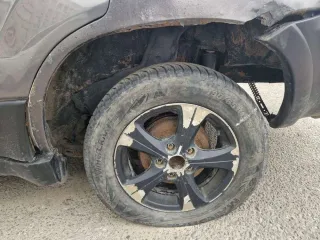 FORD ESCAPE 2004 <p>Автомобиль легковой, марка FORD ESCAPE, г.в. 2004, VIN: 1FMYU02Z25KA62963. Аккумуляторная батарея автомобиля разряжена. Автомобиль находится в залоге. Залогодержатель ПАО "Сбербанк России".</p>