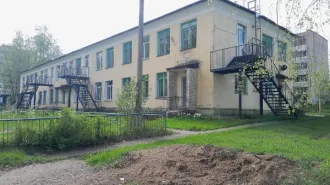 Склад 1040.4 кв. м и земельный участок, Кирово-Чепецк. Единый лот: здание, назначение: нежилое, склад и земельный участок, расположенные по адресу: г. Кирово-Чепецк, ул. Красноармейская, д. 9а. Здание, назначение: нежилое, площадью 1040,4 кв. м, 2 этажа. Склад, назначение: нежилое, площадью 58,0…