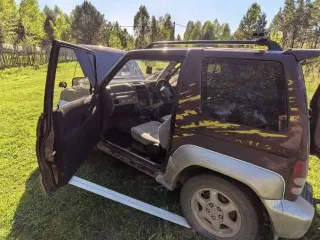 Mitsubishi Pajero 1995 года, легковой автомобиль, марка: Mitsubishi, модель: PAJERO, год изготовления: 1995, цвет: Красный, VIN: Отсутвует, ПТС: 24РС653334, г/н: В492УН124, кузов №: Н57А0002628, вид собственности: индивидуальная.