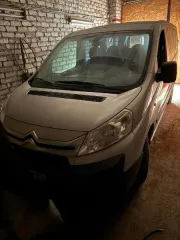 Citroen Jumpy 2015 года, VIN VF7XDRHKHFZ006402. Легковой автомобиль категории B. Год выпуска 2015, дизельный двигатель 1997 см³, мощность 120 л.с., экологический класс 4. Механическая коробка передач, передний привод. Цвет кузова серебристый. Пробег 125575 км. Регистрационный знак А183РР33.