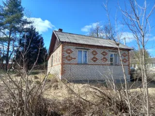 Нежилое здание 41,5 м² и земельный участок 633 м², Ярославская обл., Переславль-Залесский р-н, с. Новоселье, ул. Центральная, дом 1 с земельным участком, в составе: нежилое здание, 1-этажное, площадь 41,5 кв. м, адрес: Российская Федерация, Ярославская область, муниципальный округ…