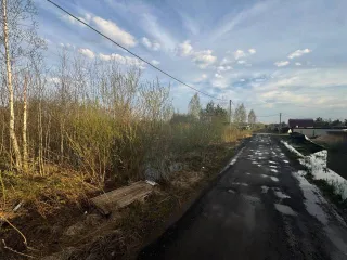 Земельный участок, площадь 885+/-10 м2, кадастровый номер 50:16:0203022:51, адрес: Россия, Московская область, р-н Ногинский, у д. Следово, у д. Следово. Залог в пользу ПАО Сбербанк.