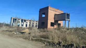 Комплекс недвижимости, 4 746,4 кв. м, Свердловская область. Здание склада технических материалов (216,5 кв. м, кад. № 66:56:0116002:1915), здание шпалотарного цеха (972,8 кв. м, кад. № 66:56:0116002:1925), здание РММ (346,5 кв. м, кад. № 66:56:0116002:1911), здание котельной (79,2 кв. м, кад. №…