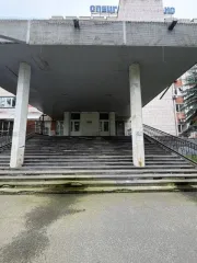 Нежилые здания, гараж и право аренды земли, 4813,4 кв.м, Удмуртия. Здания и право аренды земельного участка в Ижевске: нежилое здание, назначение: нежилое, 7-этажный (подземных этажей -1), общей площадью 4813,4 кв.м., инв. №38756, литер А, кадастровый (или условный) номер: 18:26:030034:5532, адрес…