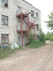 Мебельная фабрика 41 131 м² Навашино: нежилое здание цеха мебели и деревоотделочного цеха площадью 10 214,6 м² по адресу Нижегородская область, гор. Навашино, ул. Проезжая, здание 4/36, кадастровый номер 52:37:0600006:49 на земельном участке площадью 7 624 м², земельный участок 4/17, кадастровый…