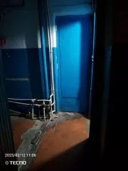Помещение, общая площадь 12.7 кв.м., этаж 3,  кадастровый номер 74:39:0306022:512 
Расположенное по адресу: 456043, Челябинская область, г. Усть-Катав, ул. Ленина, д. 42, кв. 74,
Имущество является предметом залога ПАО «СОВКОМБАНК»