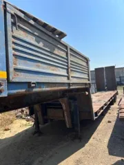 Полуприцеп бортовой трал ЧМЗАП99064 2007 Основная информация: Марка, модель: ЧМЗАП-99064 Тип ТС: полуприцеп бортовой, трал; Год выпуска: 2007; Цвет: Синий; VIN (Заводской номер): XTS99064070000783 Преимущества: 1. Прочная конструкция: рама ЧМЗАП разработана специально для высоких нагрузок и суровых…