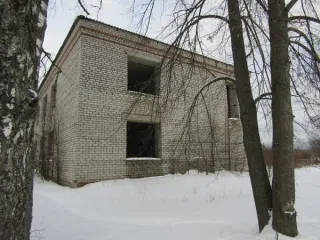 Незавершенное строительством помещение 242 кв. м в Рыбинском районе, в здании детского сада в п. Шашково Рыбинского МО. Объект незавершенного строительства со степенью готовности 60%. Ярославская область, м. р-н Рыбинский, с.п. Назаровское, п. Шашково, ул. Молодежная, д. 2. Общая площадь 242 кв. м…