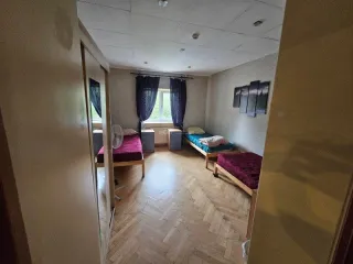 Жилой дом 318,3 кв.м, участок 1200 кв.м, Ленинградская область, Всеволожский р-н, дер. Аро, д. 50, 2-этажный дом, кадастровые номера 47:09:0111001:248, 47:09:0111009:20, земли населенных пунктов - для индивидуального жилищного строительства, ограничения и обременения: имеются проживающие лица…