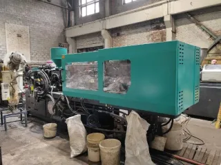 Термопластавтомат OS-160, 2022 год. Страна изготовитель КНР. Размеры 4,85*1,25*1,96 метра, масса 4,5 тонны. Рабочее состояние не проверялось, видимых повреждений не имеет. Обременения: запреты судебного пристава-исполнителя на регистрационные действия. Состояние б/у.